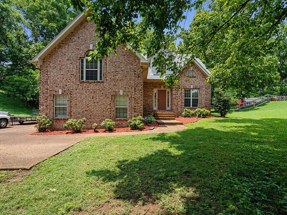 1st image of 1011 Dickens Dr