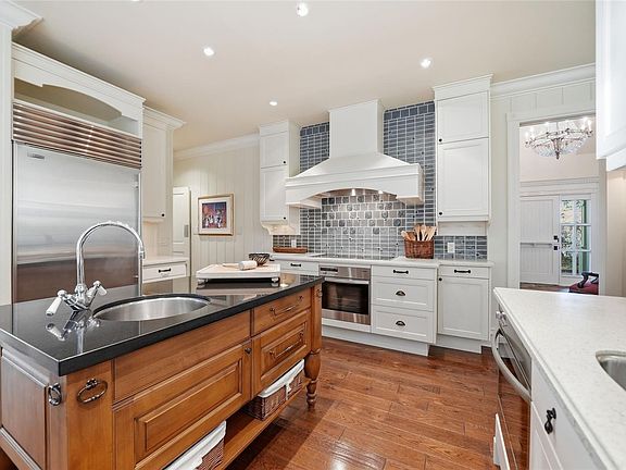 5th image of 2023 Seahaven Rd