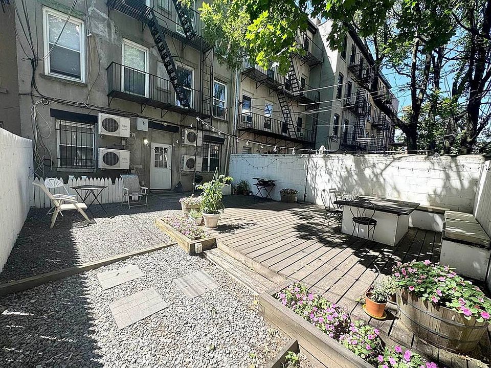 1st image of 483 Hicks St APT 2
