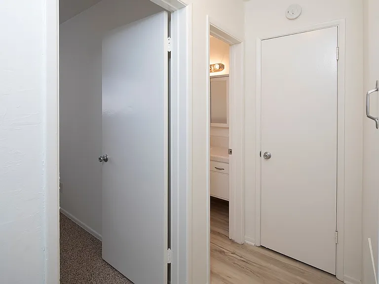 Bel Air Apartments — Photo 5