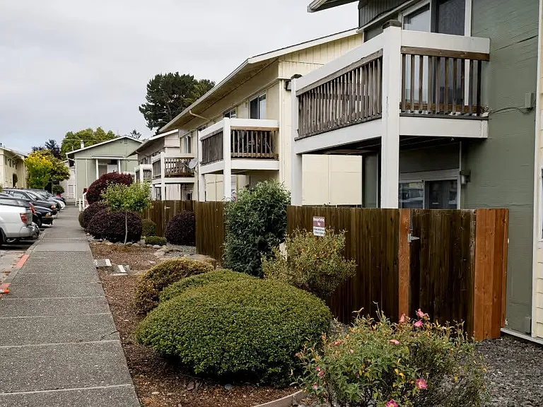 Woodridge — Photo 8