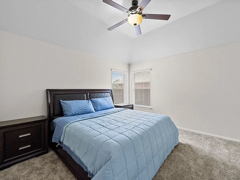 3205 Hamlett Ln — Photo 22