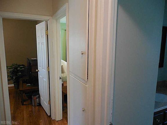 3rd image of 264 Eastwood Dr
