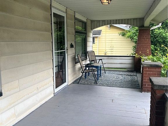 4th image of 31 Fernwood Ave