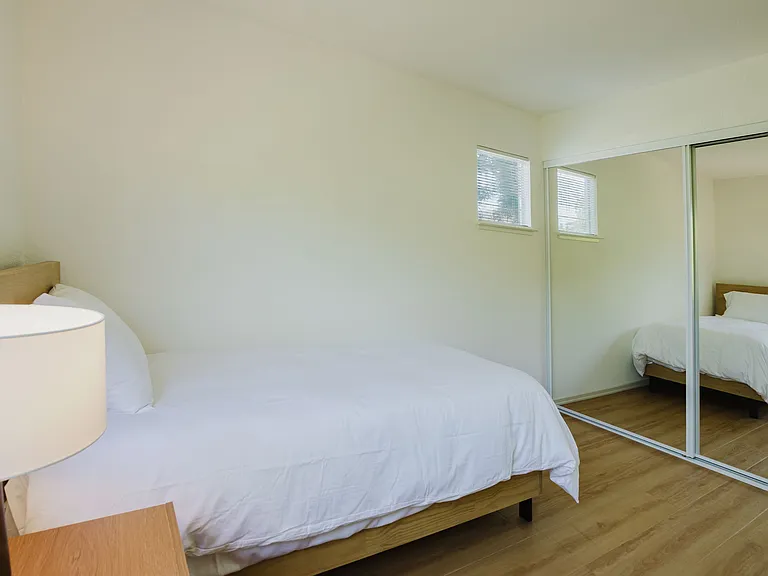 Parkwood Court Apartments — Photo 25