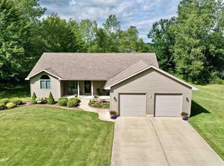 6223 Lancaster Ln, Cadillac, MI 49601