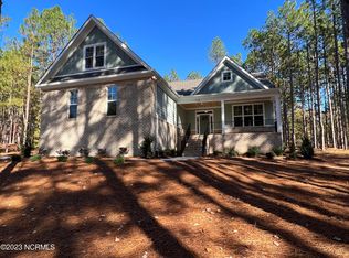508 Longleaf Dr, West End, NC 27376