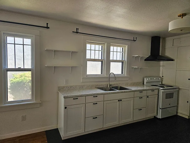 204 Harvard Dr SE #A — Photo 13