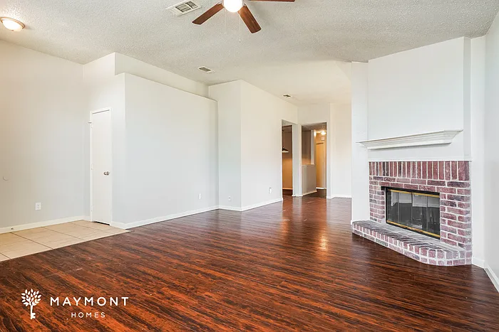 3 bed, 2.0 bath, 1628 sqft, $1,895 — Photo 3