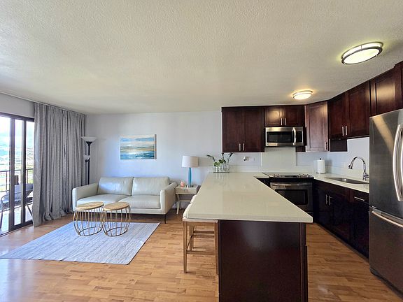 3rd image of 2140 Kuhio Ave #20