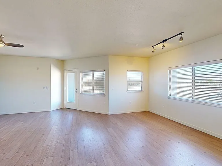 Platinum Apartments — Photo 37
