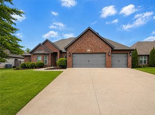 3200 SW Satinwood Ave, Bentonville, AR 72712