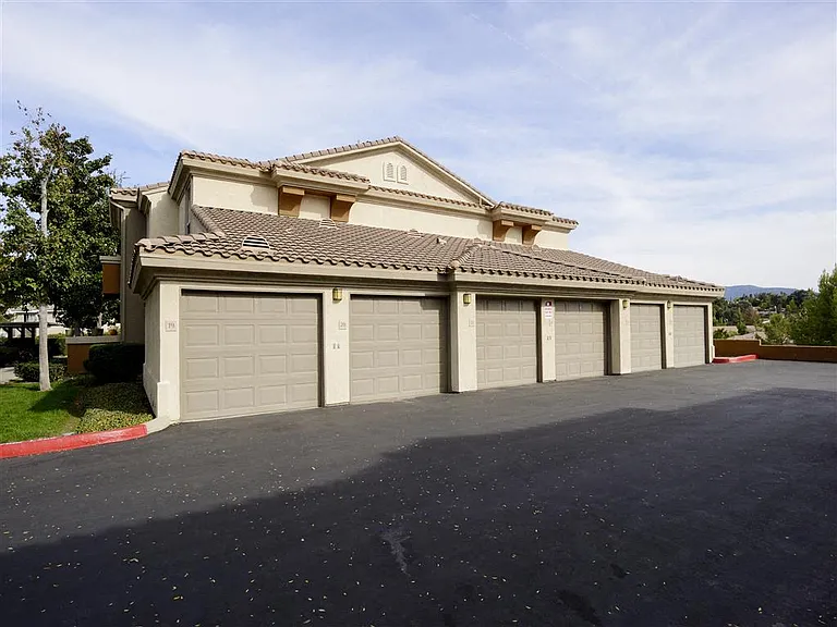 Tuscany Ridge — Photo 31