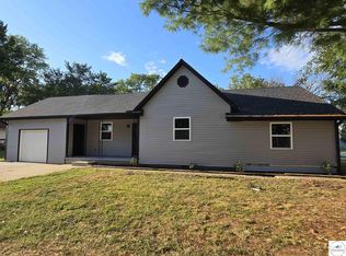 417 S 8th St, Clinton, MO 64735