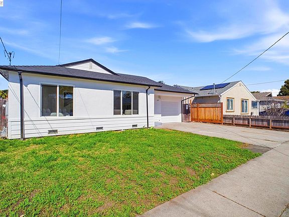 3rd image of 937 Neil Way