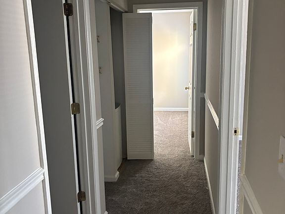 5th image of 90 Wells Ct