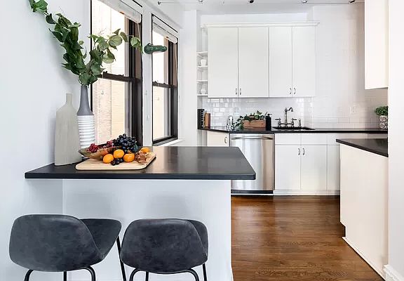 5th image of 315 W 86th St APT 7F