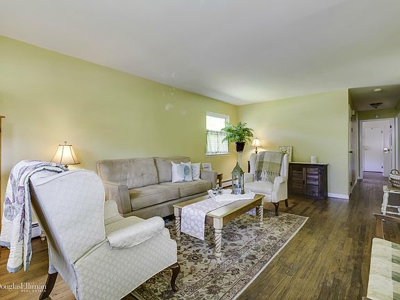 3rd image of 63 Stratler Dr