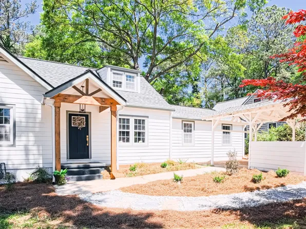2402 Lancelot Dr, Decatur, GA 30033