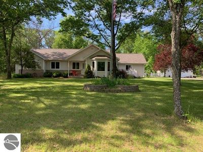 1585 Crystal Dr, West branch, MI, 48661
