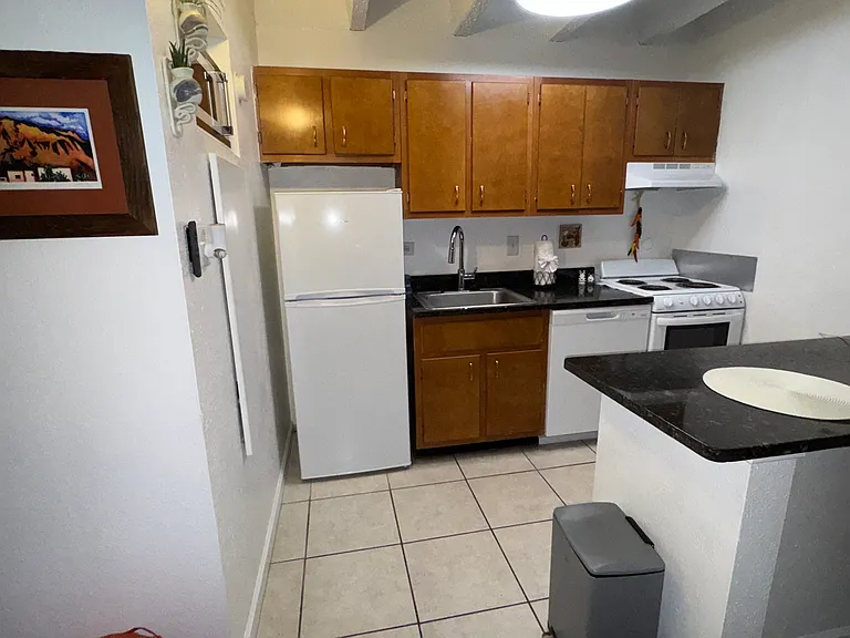1100 Alvarado Dr SE — Photo 11