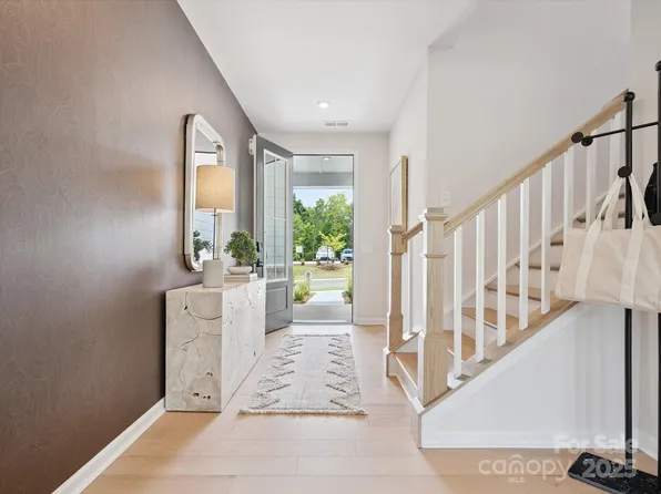611 Webster Ln, Cramerton, NC 28032