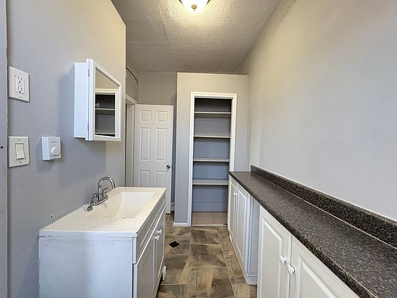 5th image of 379 Fairmount Ave #10