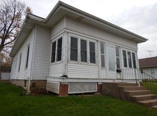223 N Main St, Sigourney, IA 52591