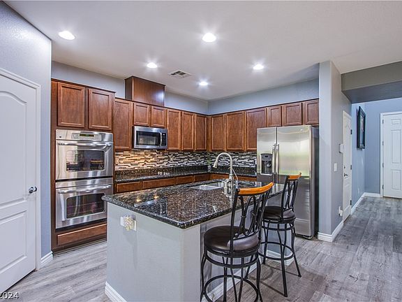 3rd image of 10437 Mount Washington Ave