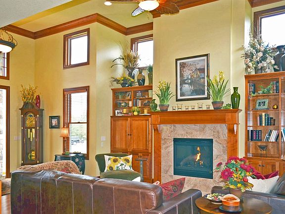 5th image of 14 Creekside Ln