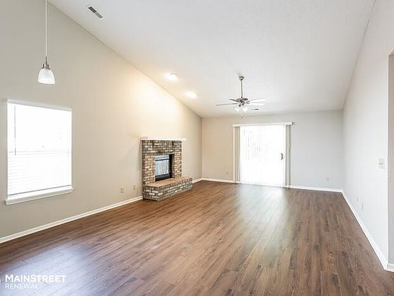 3rd image of 7522 Blue Willow Dr