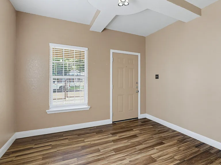236 E Dullnig Ct #1 — Photo 3