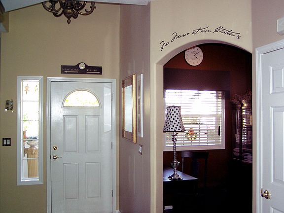 FRONT ENTRY WAY