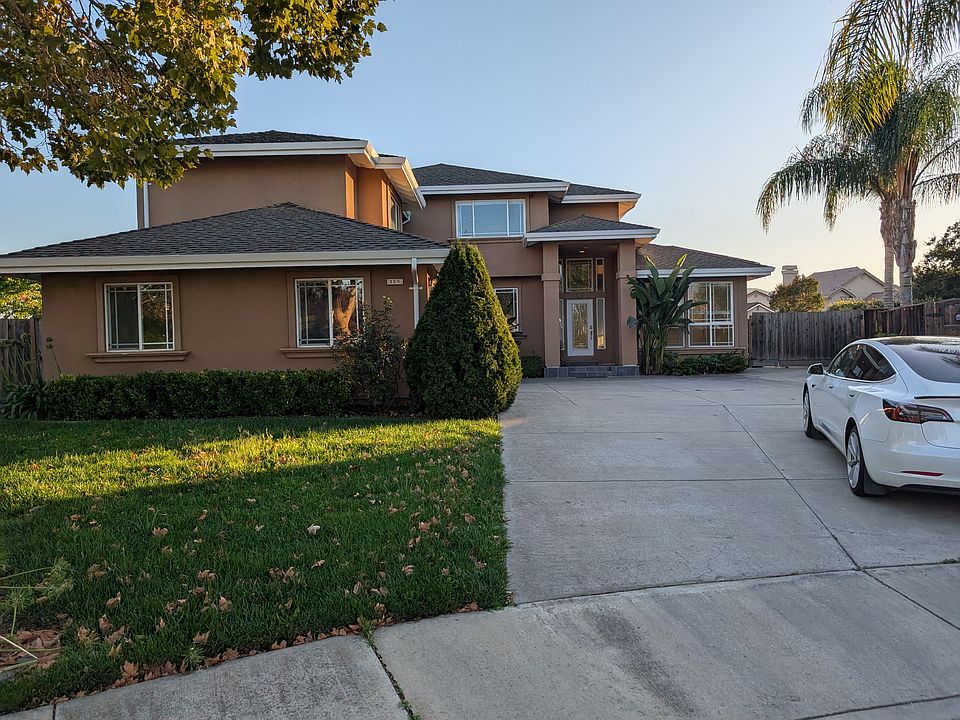 1st image of 320 Berkshire Dr