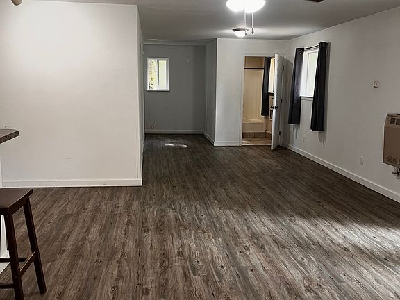 4th image of 243 Pine St