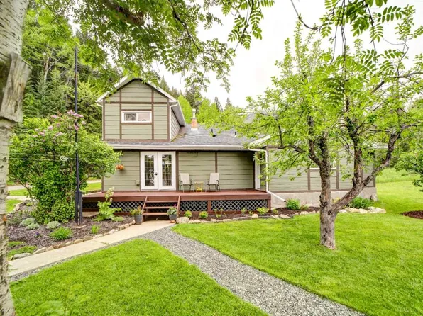 22925 E 4th Ave, Crowsnest Pass, AB T0K 1C0