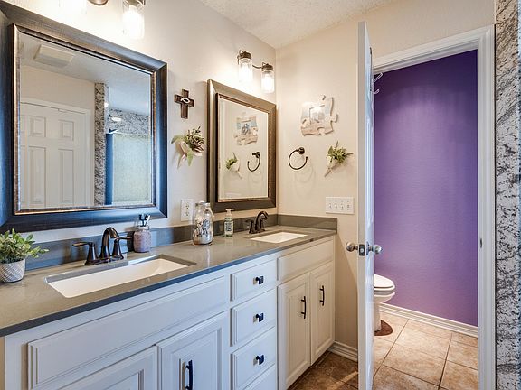 4th image of 6032 Laci Ln