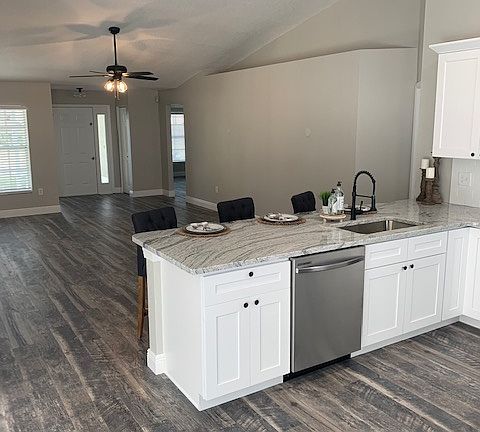 4th image of 312 Sacramento St