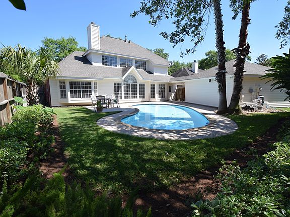 3rd image of 1810 Laguna Meadows Ln