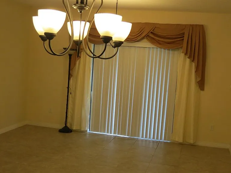 5431 Windsor Lake Cir — Photo 6