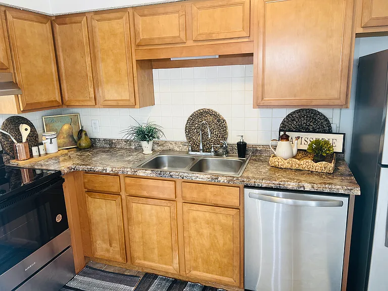 773 Delray Dr — Photo 3