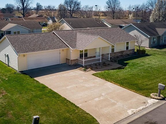 5th image of 2215 Darren Dr