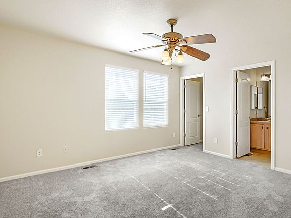 5th image of 392 Montgomery Dr