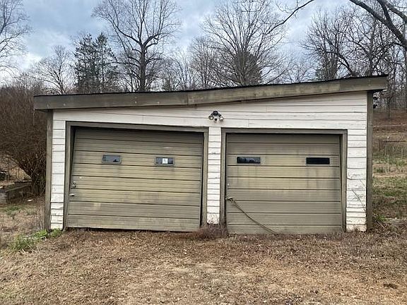5th image of 112 SE Roberts Ln #A