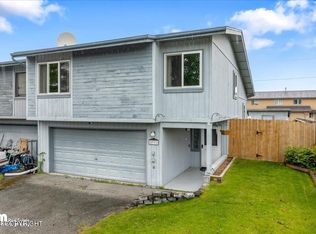 8331 Ragged Top Cir, Anchorage, AK 99504