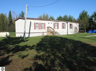 1547 E County Line Rd, Hale, MI 48739