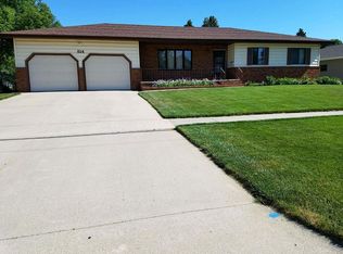 814 Grainland Rd, Wayne, NE 68787