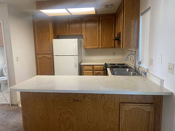 3rd image of 1529 Racquet Club Dr Unit B
