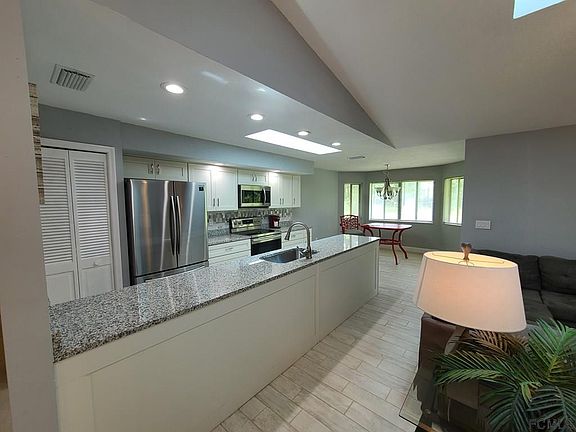 2nd image of 21 Providence Ln