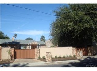22819 Oxnard St, Woodland Hills, CA 91367